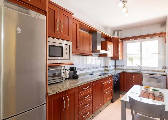 Spacious 3-bedroom In Apartment *