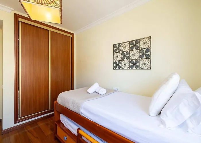 Apartment Spacious 3-bedroom In